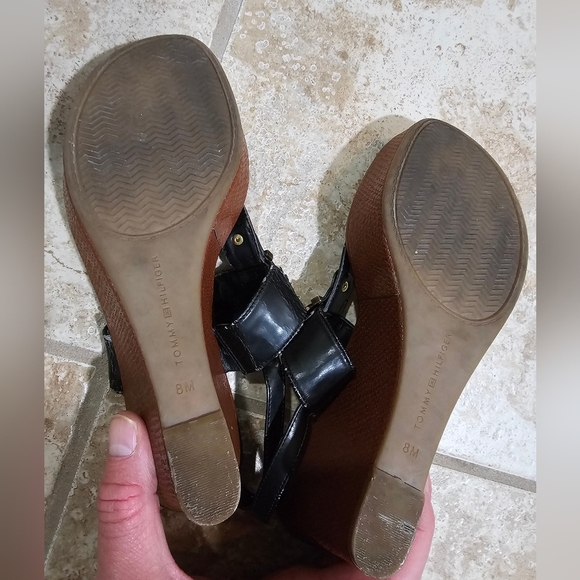 Tommy Hilfiger Women’s 8M Black Leather Wedge Sandals Brown Platform Heels Y2K - Picture 8 of 8